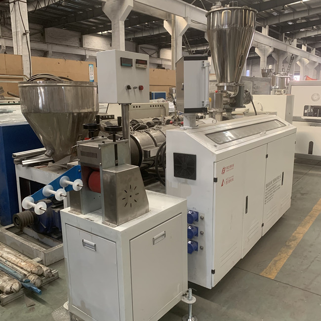 110 كجم / ساعة حار قطع البلاستيك Pvc Pelletizer مليئة CaCO3 1