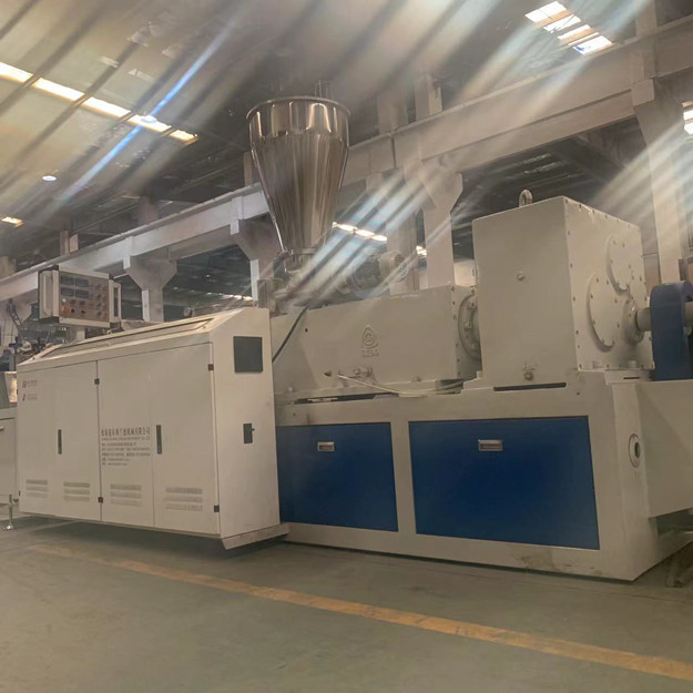 150 كجم / ساعة 37kw أثاث WPC آلة بثق 65 مللي متر برغي 2