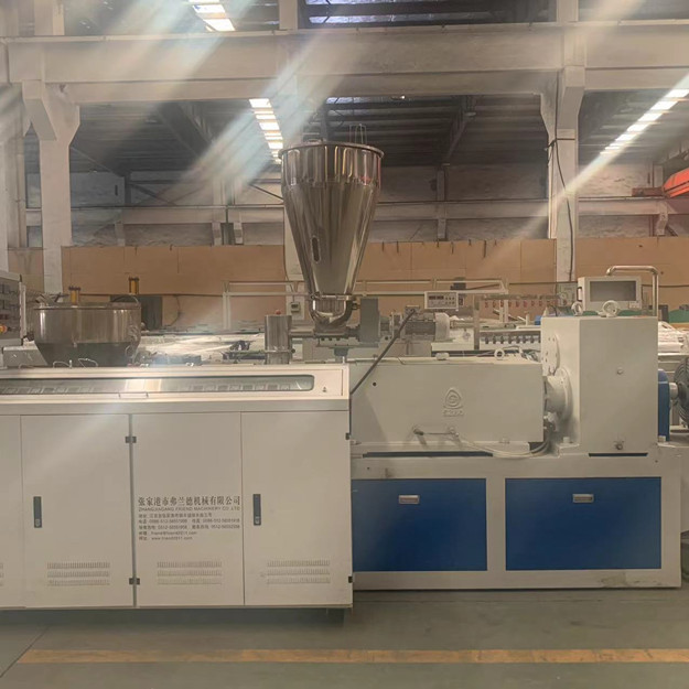 150 كجم / ساعة 37kw أثاث WPC آلة بثق 65 مللي متر برغي 0