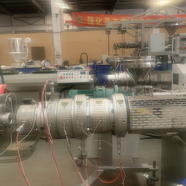 أحادي اللولب PLA HDPE آلة بثق أنابيب المياه 100 كجم / ساعة 0