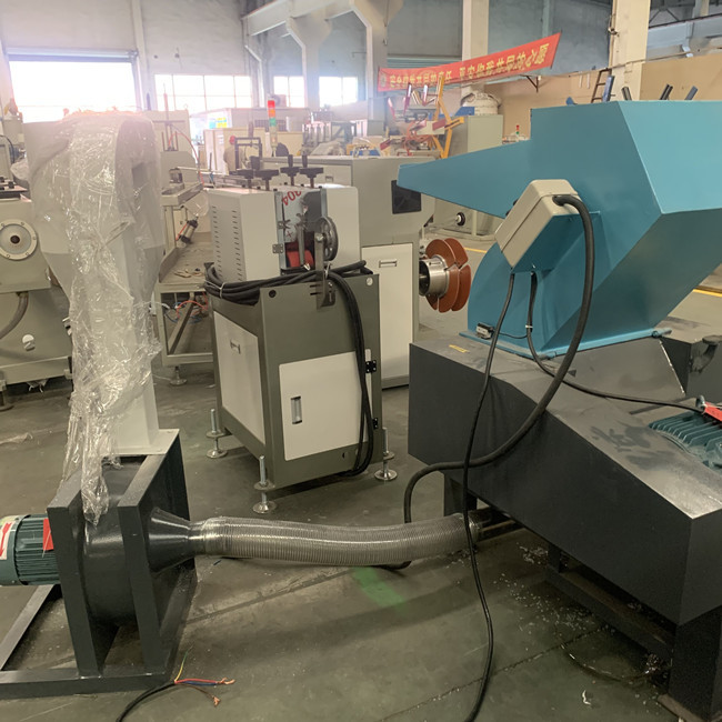 10mm سمك الجدار PVC آلة كسارة 1300kg / H ضجيج منخفض 5