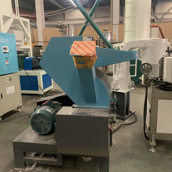 10mm سمك الجدار PVC آلة كسارة 1300kg / H ضجيج منخفض 0