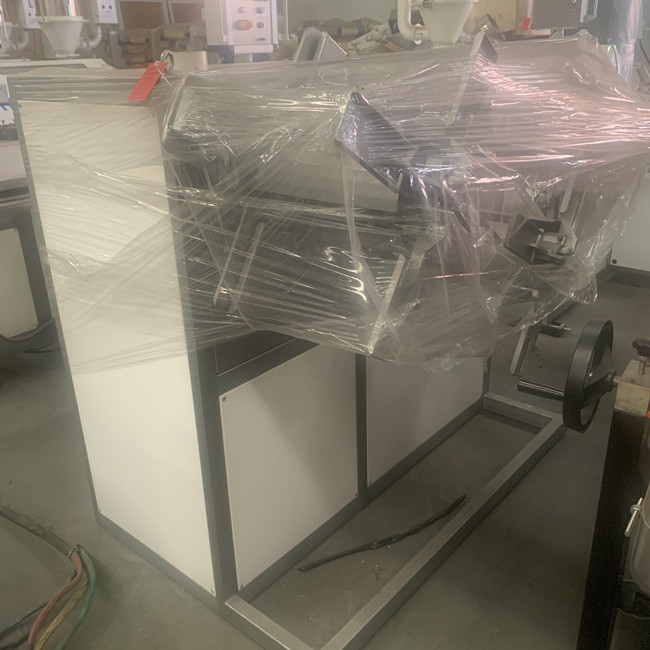 2000mm أنابيب الري بالتنقيط 3 طبقة HDPE آلة الأنابيب البلاستيكية 4